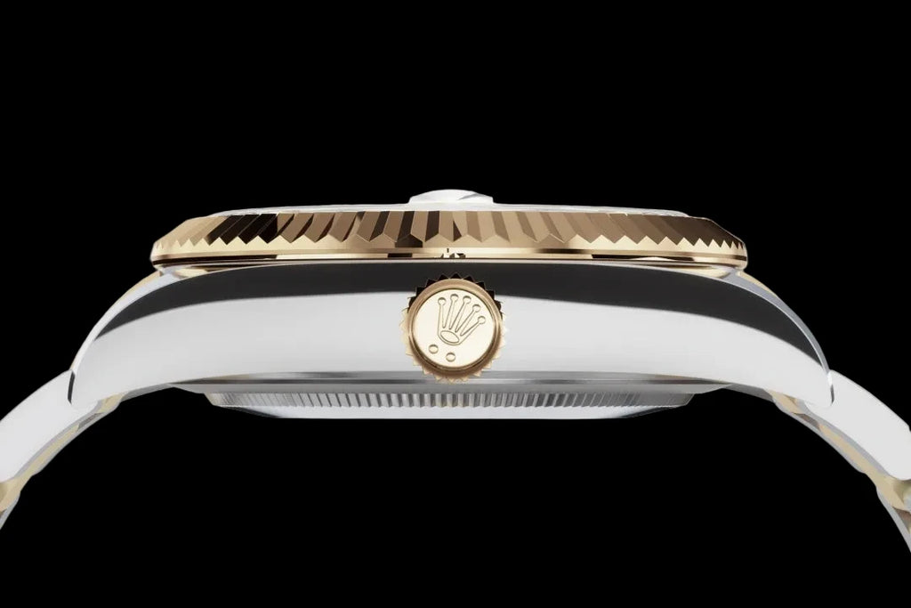 Rolex
Sky-Dweller
Oyster, 42 mm, Oystersteel and yellow gold
M336933-0001