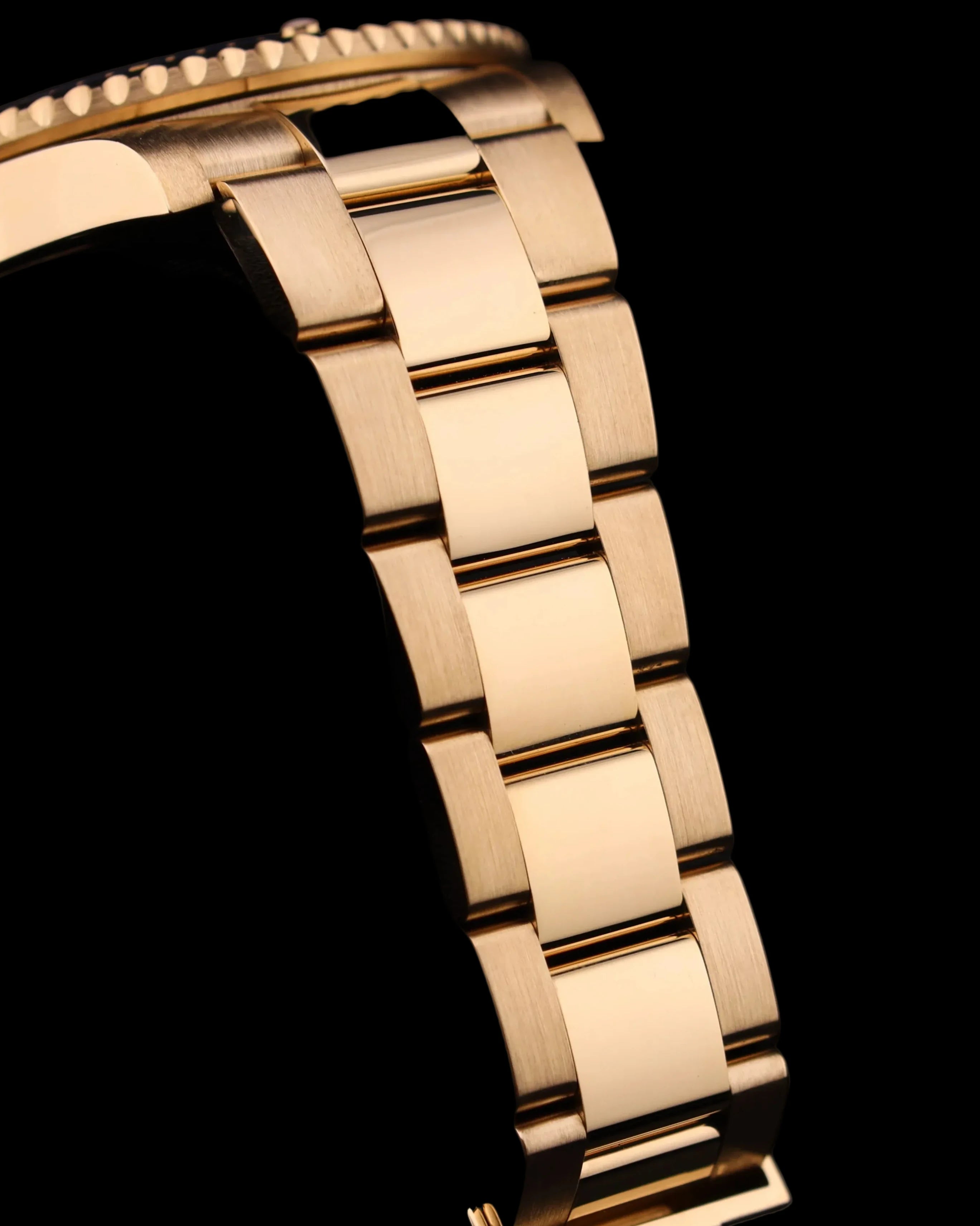 Rolex
Submariner Date
Oyster, 41 mm, yellow gold
M126618LN-0002